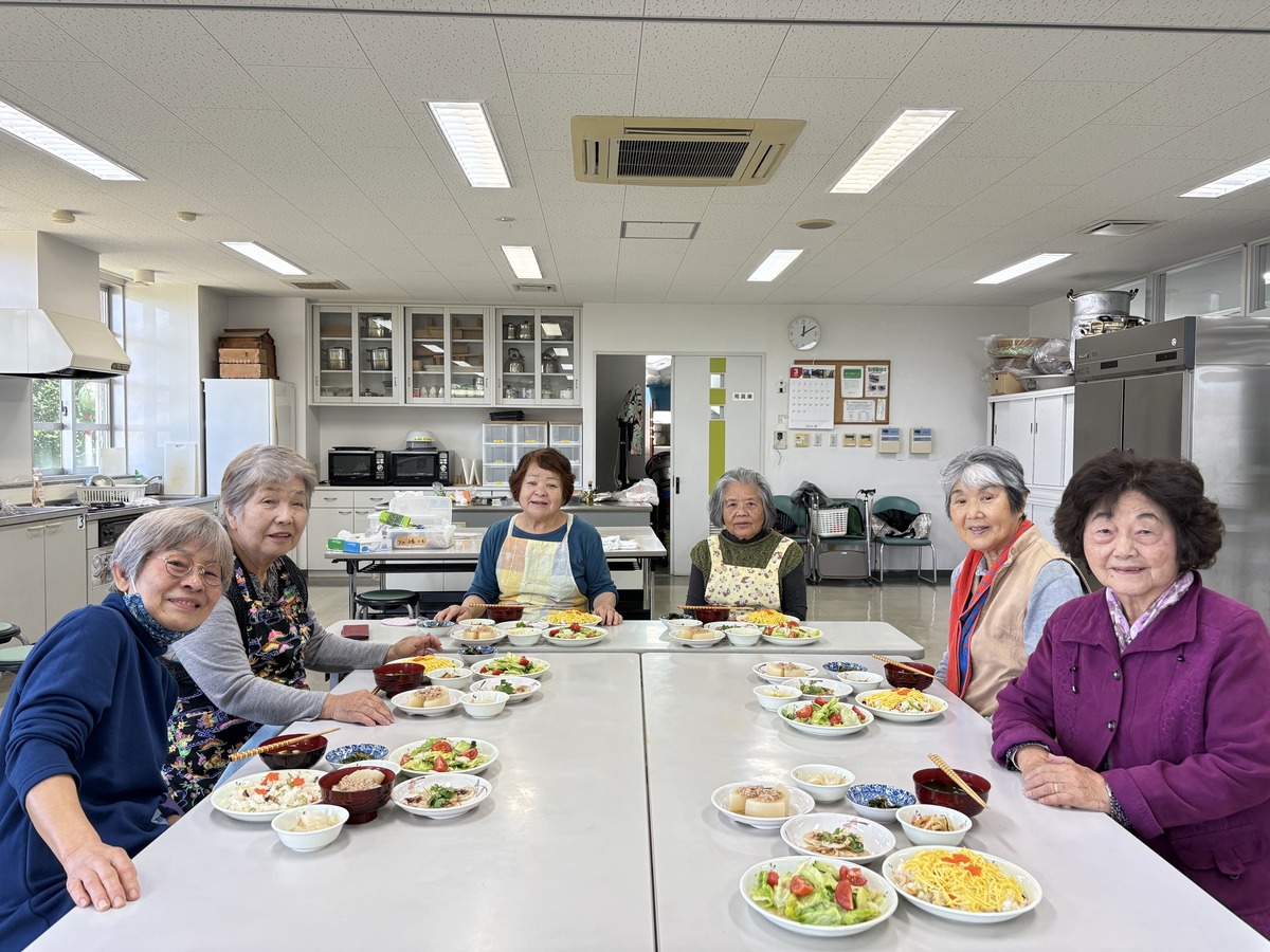 実習室でごはん会